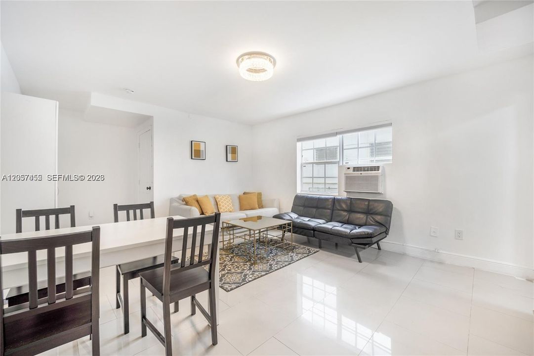 В аренду: $1,800 (1 спален, 1 ванн, 5016 Квадратных фут)