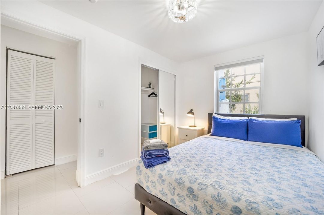 В аренду: $1,800 (1 спален, 1 ванн, 5016 Квадратных фут)