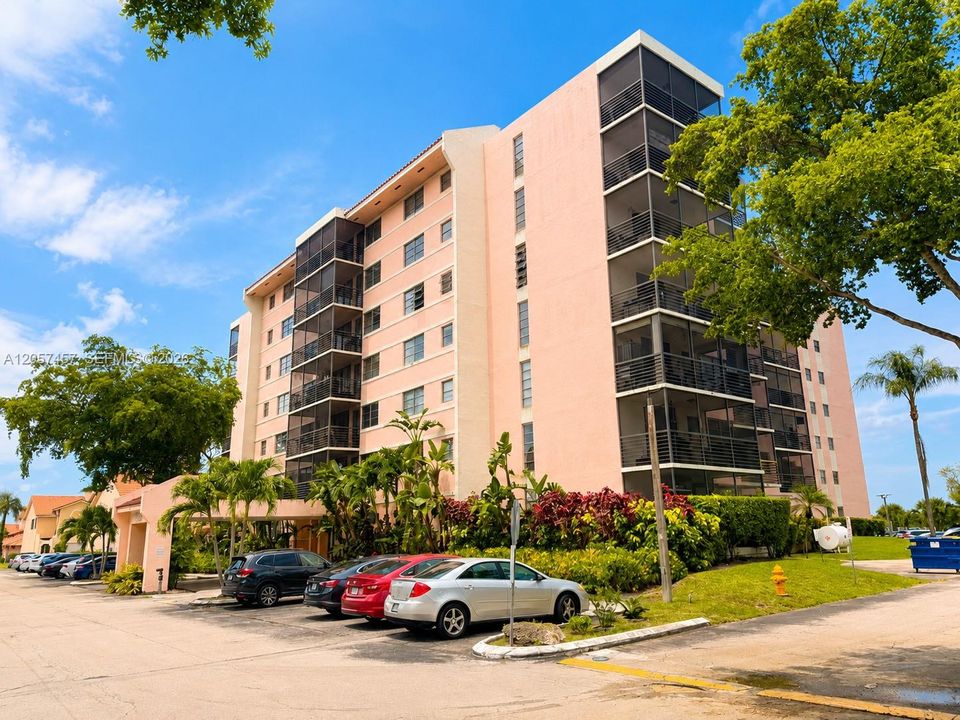 For Rent: $1,950 (1 beds, 1 baths, 1100 Square Feet)