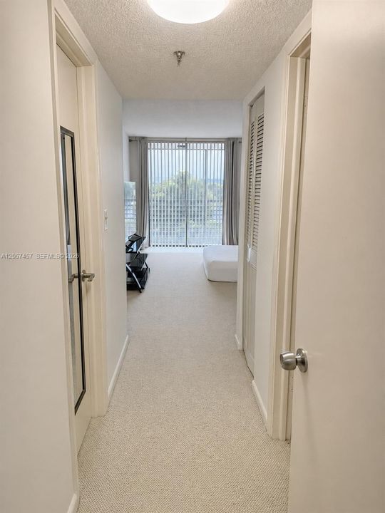 For Rent: $1,950 (1 beds, 1 baths, 1100 Square Feet)