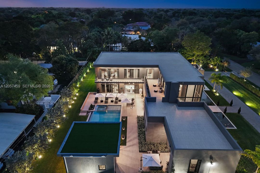 En Renta: $65,000 (8 camas, 8 baños, 9532 Pies cuadrados)