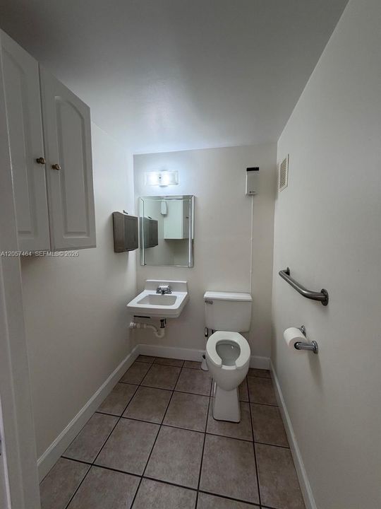 B2 DOWNSTAIRS BATHROOM