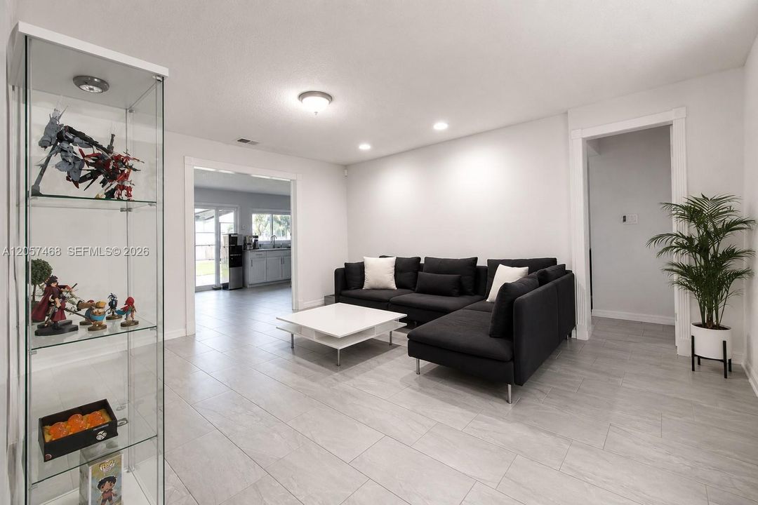 For Sale: $580,000 (3 beds, 2 baths, 1655 Square Feet)
