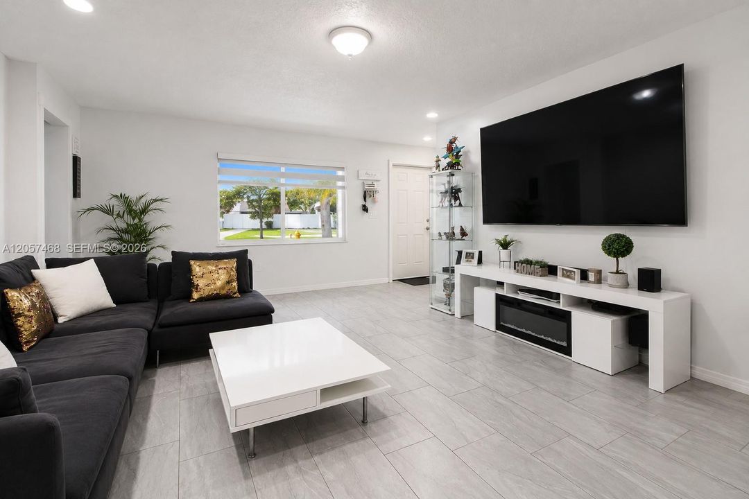For Sale: $580,000 (3 beds, 2 baths, 1655 Square Feet)