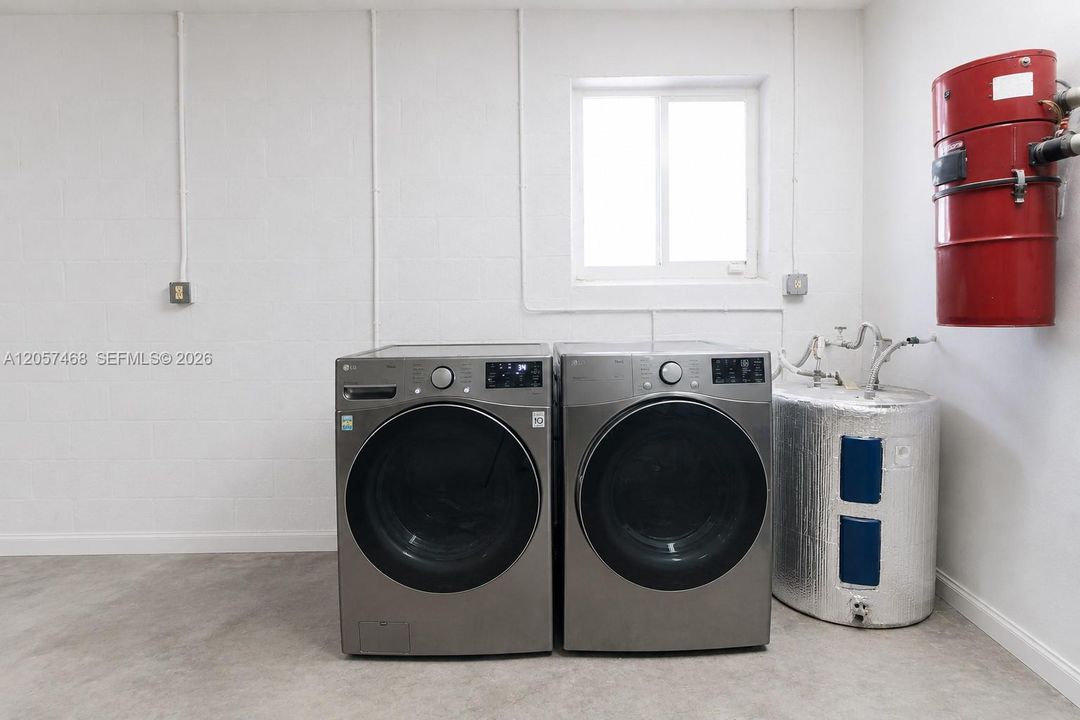For Sale: $580,000 (3 beds, 2 baths, 1655 Square Feet)