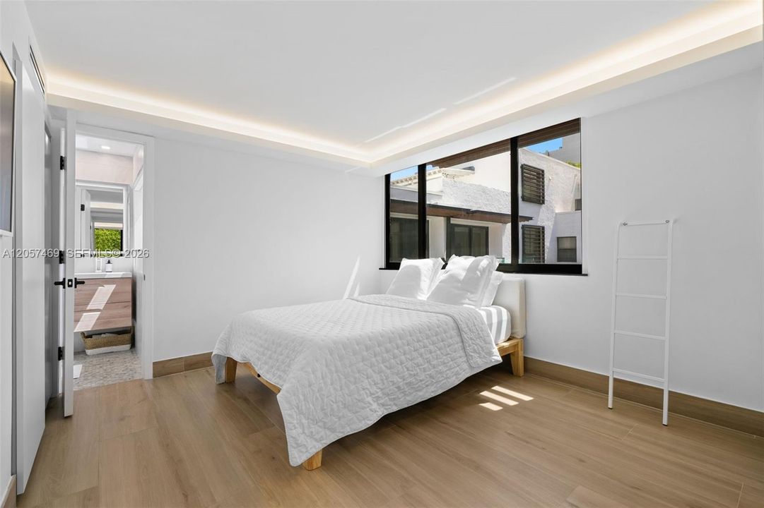 Active With Contract: $8,500 (2 beds, 2 baths, 1460 Square Feet)