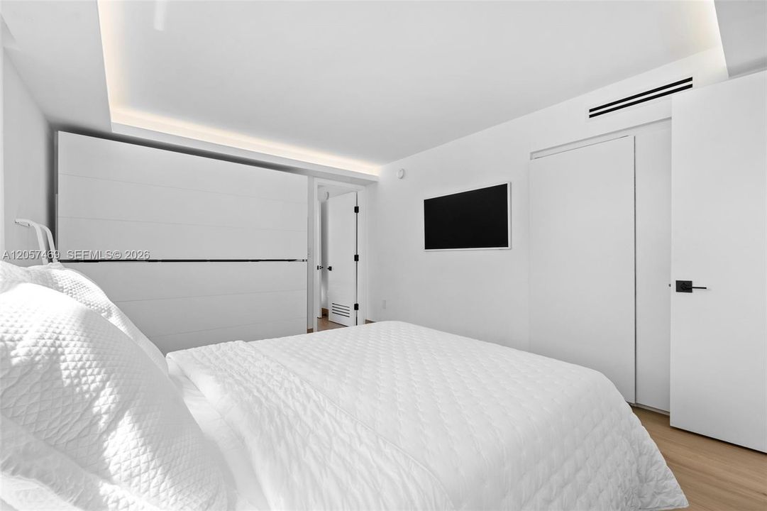 Active With Contract: $8,500 (2 beds, 2 baths, 1460 Square Feet)