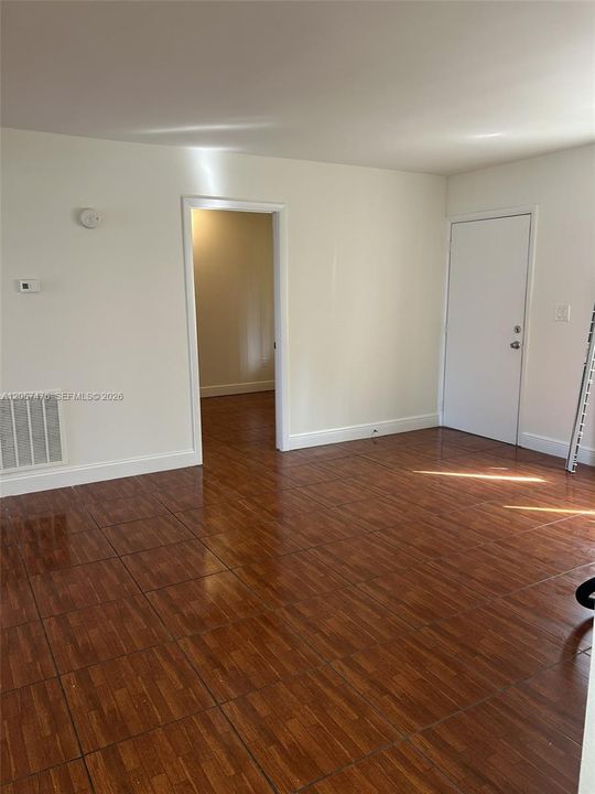 For Rent: $2,350 (3 beds, 2 baths, 1040 Square Feet)