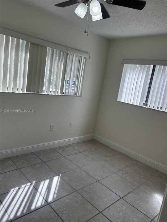 For Rent: $2,350 (3 beds, 2 baths, 1040 Square Feet)