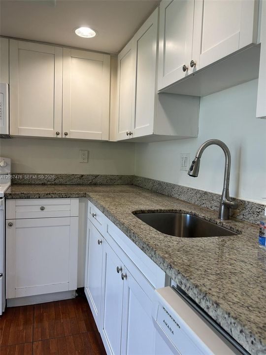 For Rent: $2,350 (3 beds, 2 baths, 1040 Square Feet)