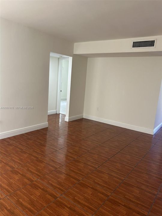 For Rent: $2,350 (3 beds, 2 baths, 1040 Square Feet)