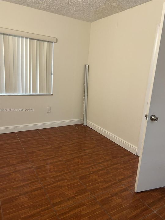 For Rent: $2,350 (3 beds, 2 baths, 1040 Square Feet)