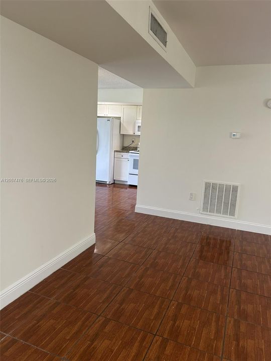 For Rent: $2,350 (3 beds, 2 baths, 1040 Square Feet)
