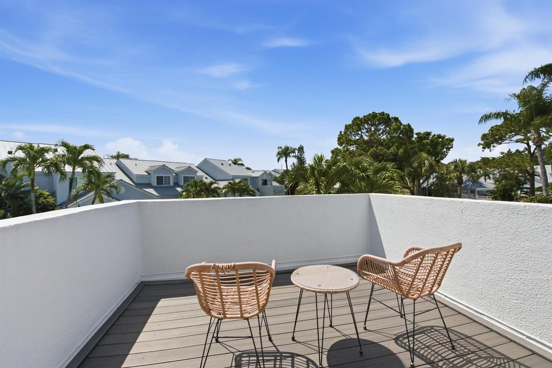Guest Bedroom balcony