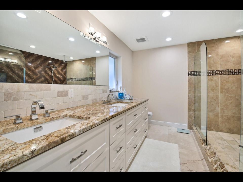 451 PRIMARY BATH 1