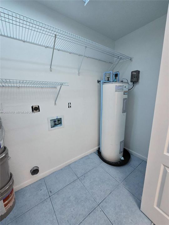 En Venta: $290,000 (3 camas, 2 baños, 1222 Pies cuadrados)