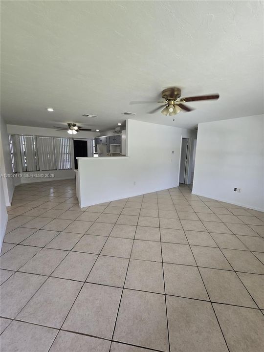 En Venta: $290,000 (3 camas, 2 baños, 1222 Pies cuadrados)