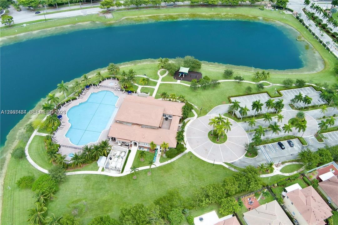 Recently Rented: $4,800 (5 beds, 3 baths, 2869 Square Feet)