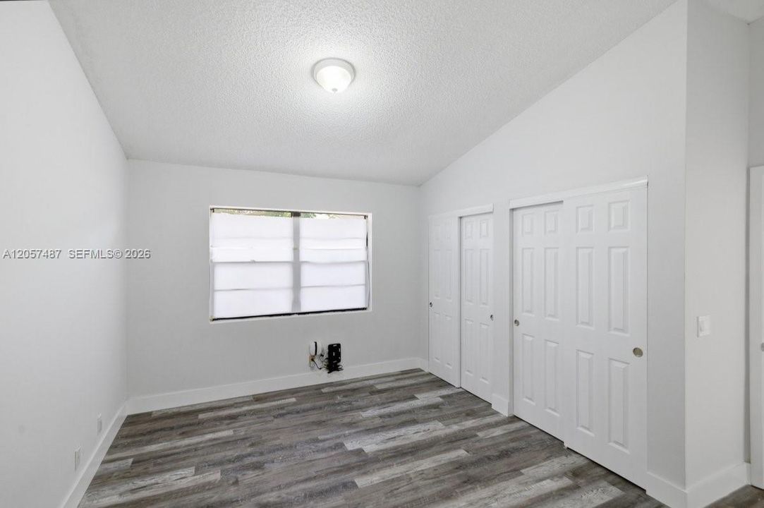 For Sale: $380,000 (2 beds, 2 baths, 932 Square Feet)