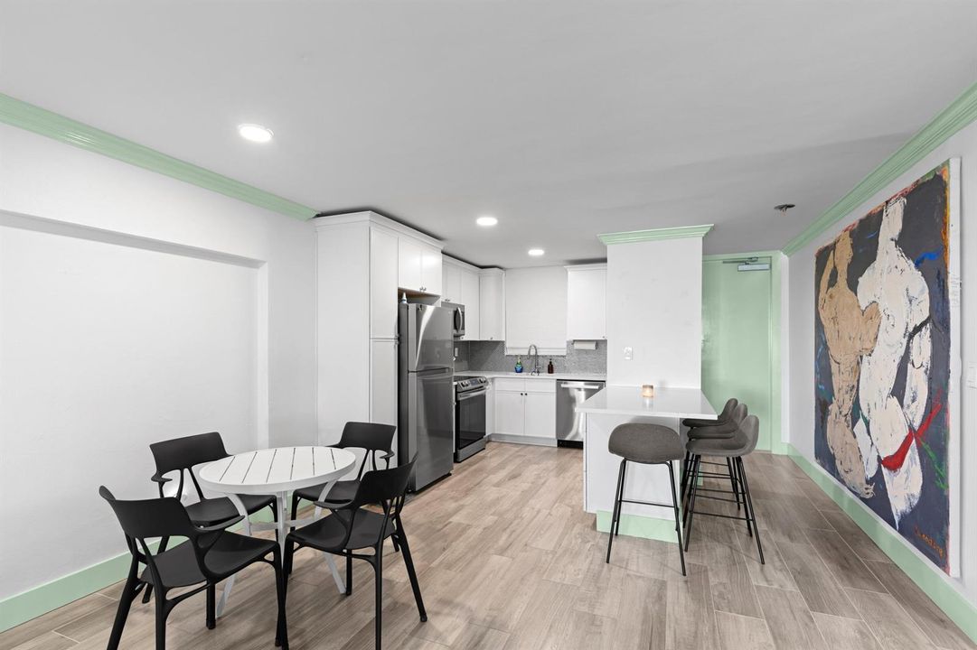 Dining/kitchen