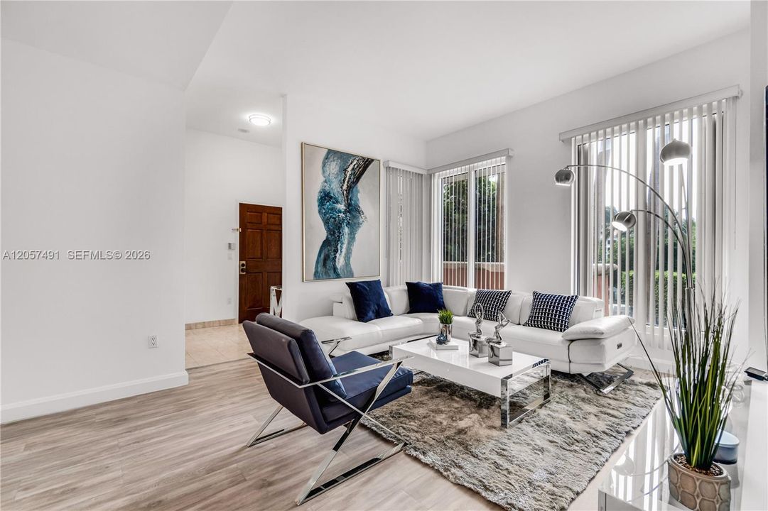 Недавно арендовано: $7,900 (2 спален, 2 ванн, 1330 Квадратных фут)