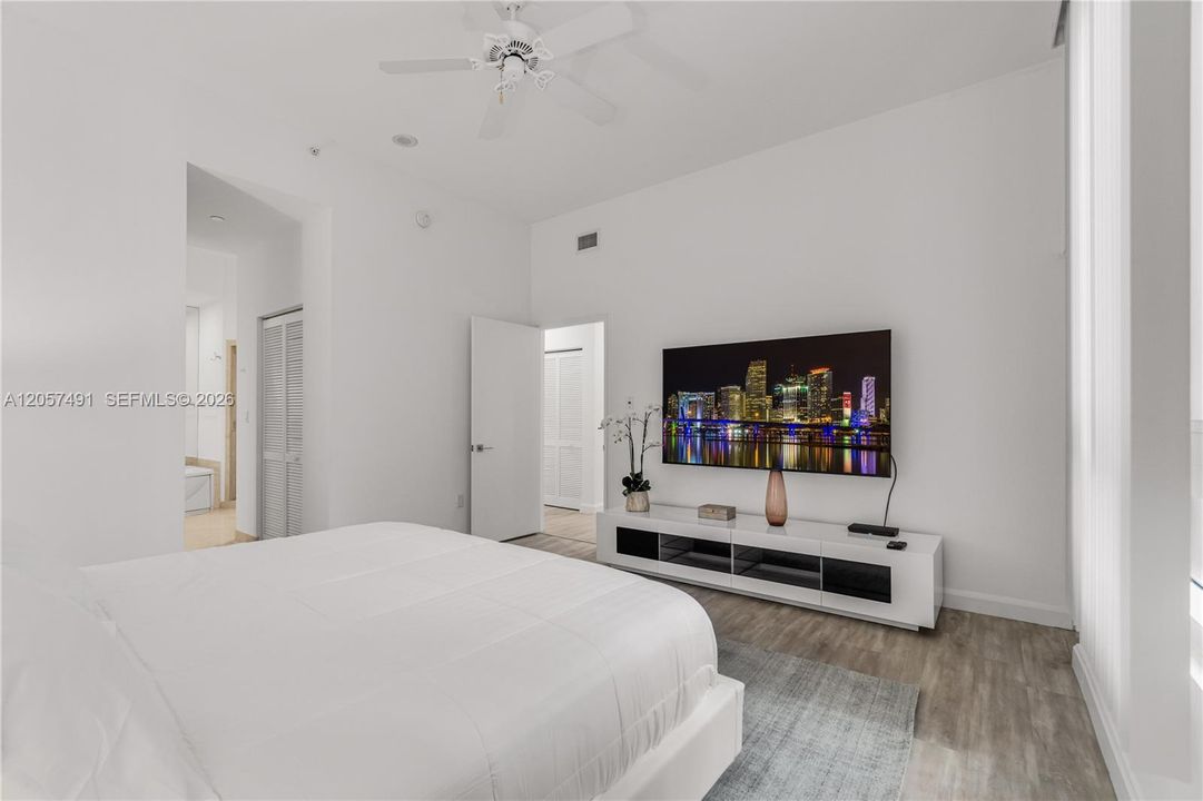 Недавно арендовано: $7,900 (2 спален, 2 ванн, 1330 Квадратных фут)