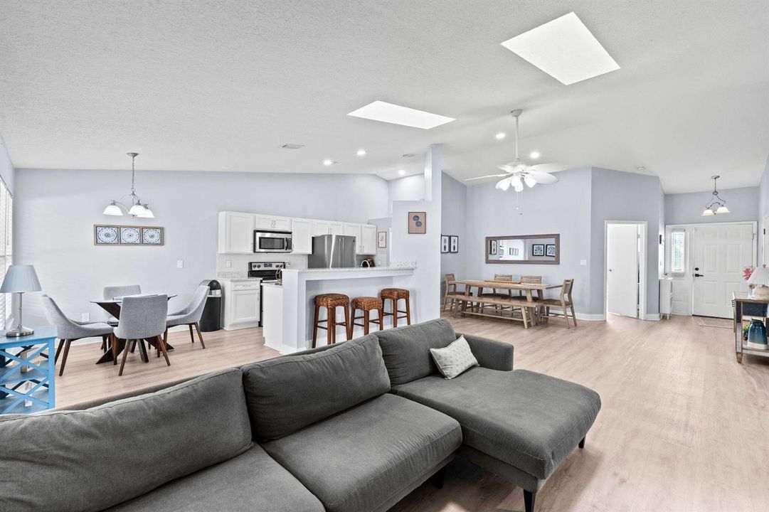 12-web-or-mls-A7409702 (2)
