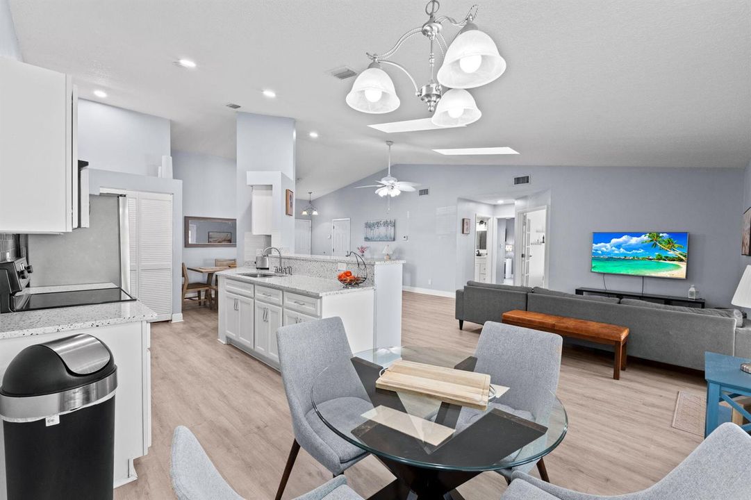 14-web-or-mls-A7409705