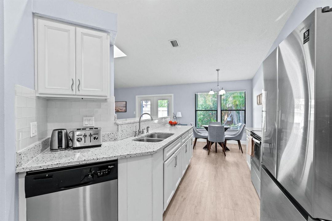 17-web-or-mls-A7409720