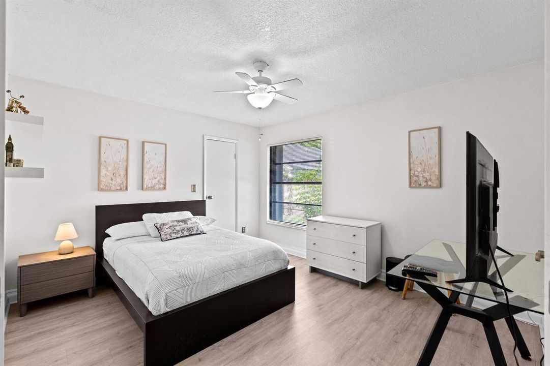 27-web-or-mls-A7409672