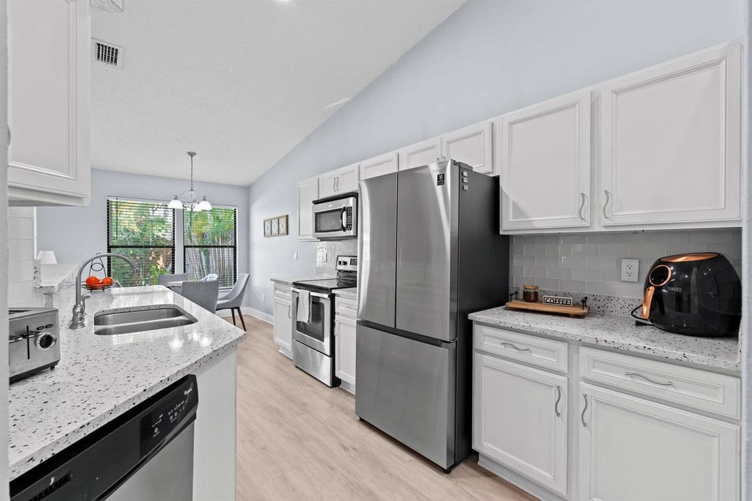 18-web-or-mls-A7409723