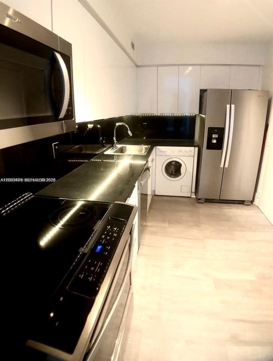 На продажу: $358,000 (1 спален, 1 ванн, 910 Квадратных фут)