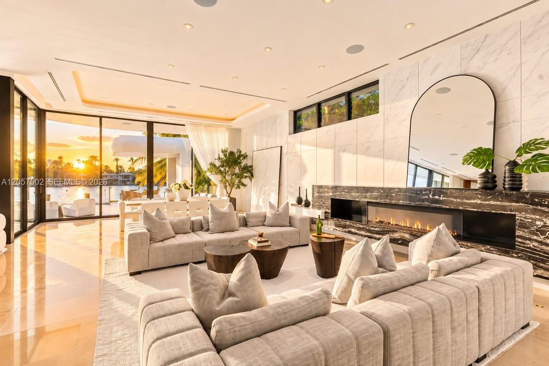 For Sale: $29,000,000 (6 beds, 6 baths, 6942 Square Feet)