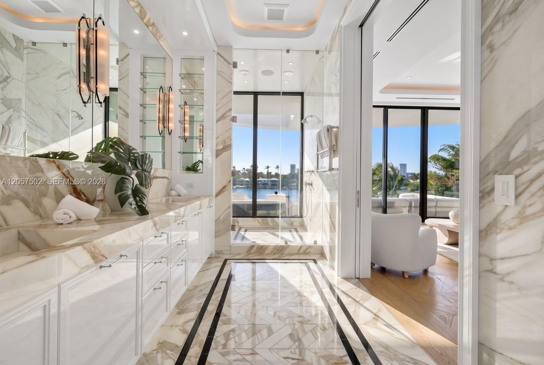 For Sale: $29,000,000 (6 beds, 6 baths, 6942 Square Feet)
