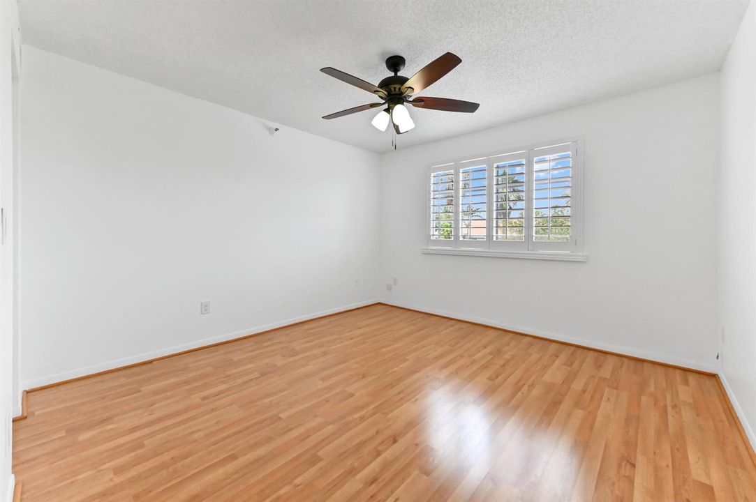 19 bedroom 01