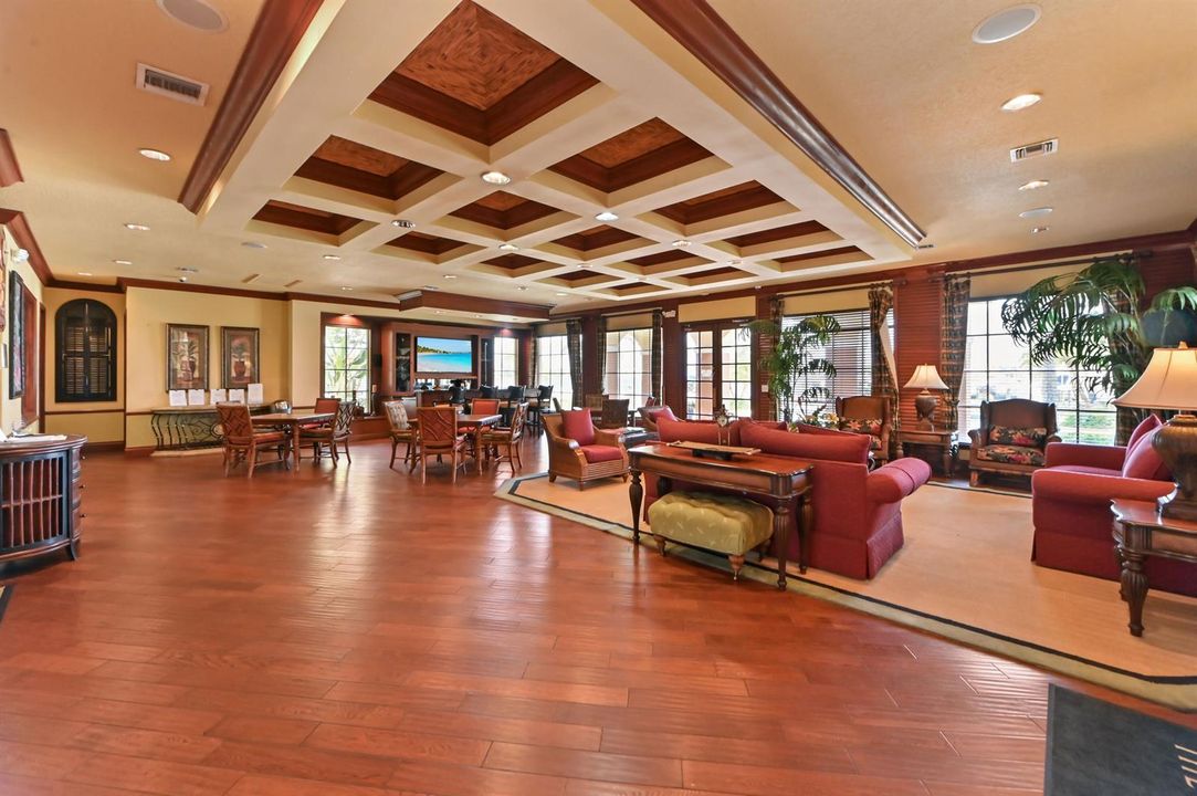 29 clubhouse 01