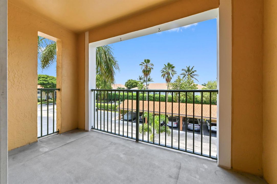 23 balcony 01