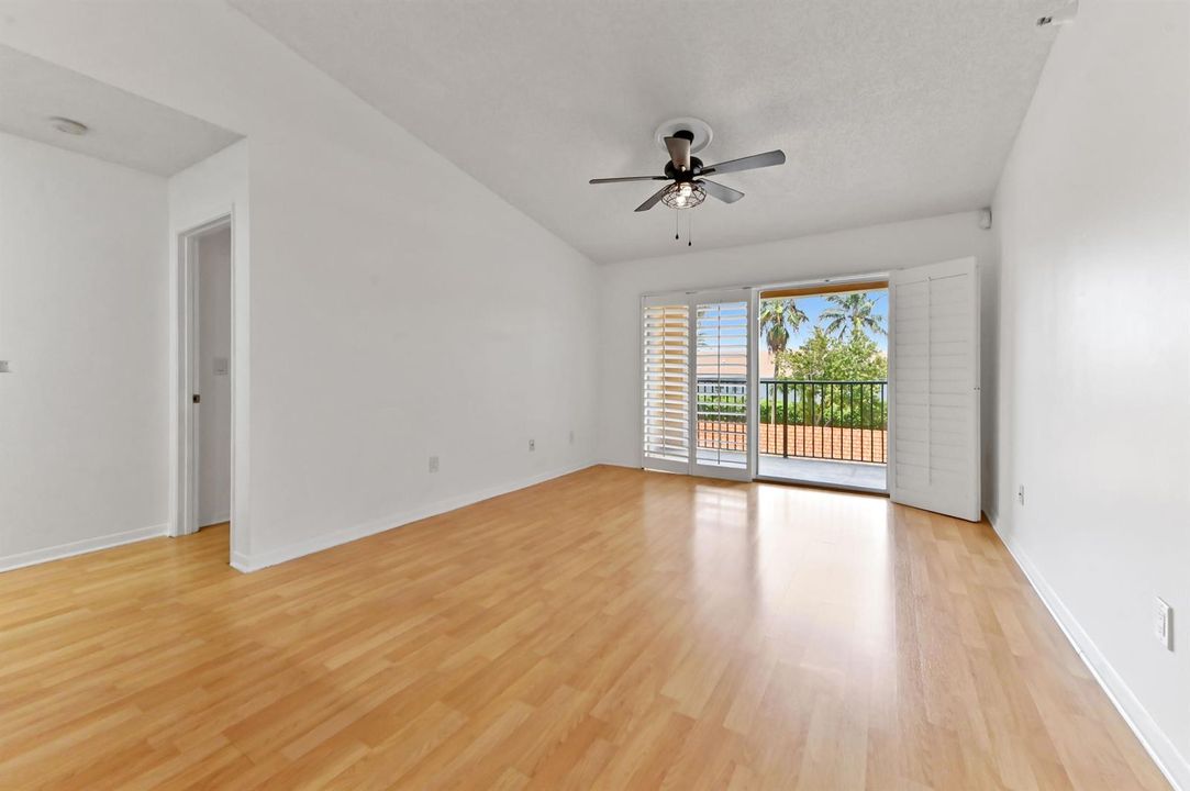 06 living room 01