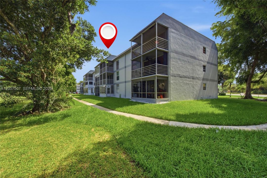 На продажу: $184,900 (2 спален, 2 ванн, 1025 Квадратных фут)