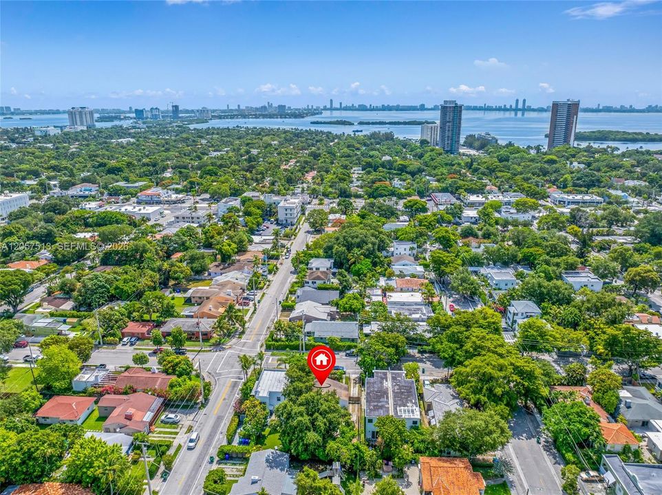 En Venta: $789,900 (2 camas, 2 baños, 1227 Pies cuadrados)