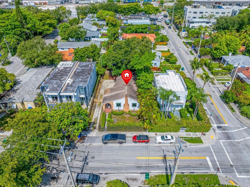 En Venta: $789,900 (2 camas, 2 baños, 1227 Pies cuadrados)