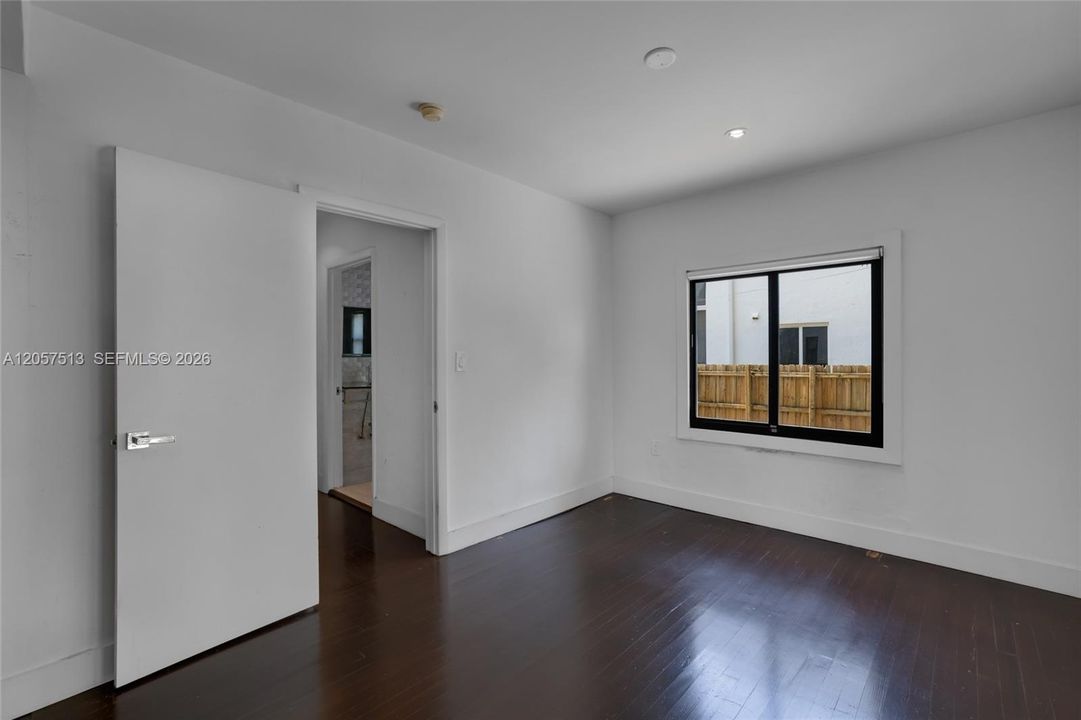 En Venta: $789,900 (2 camas, 2 baños, 1227 Pies cuadrados)