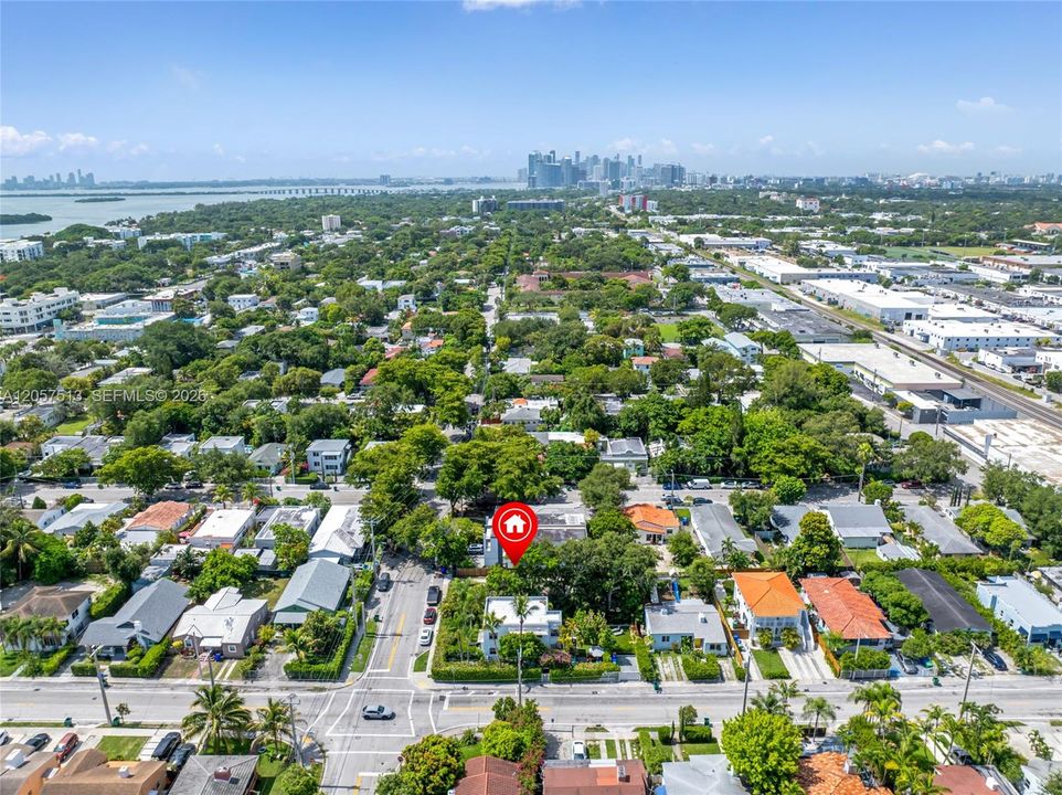 En Venta: $789,900 (2 camas, 2 baños, 1227 Pies cuadrados)