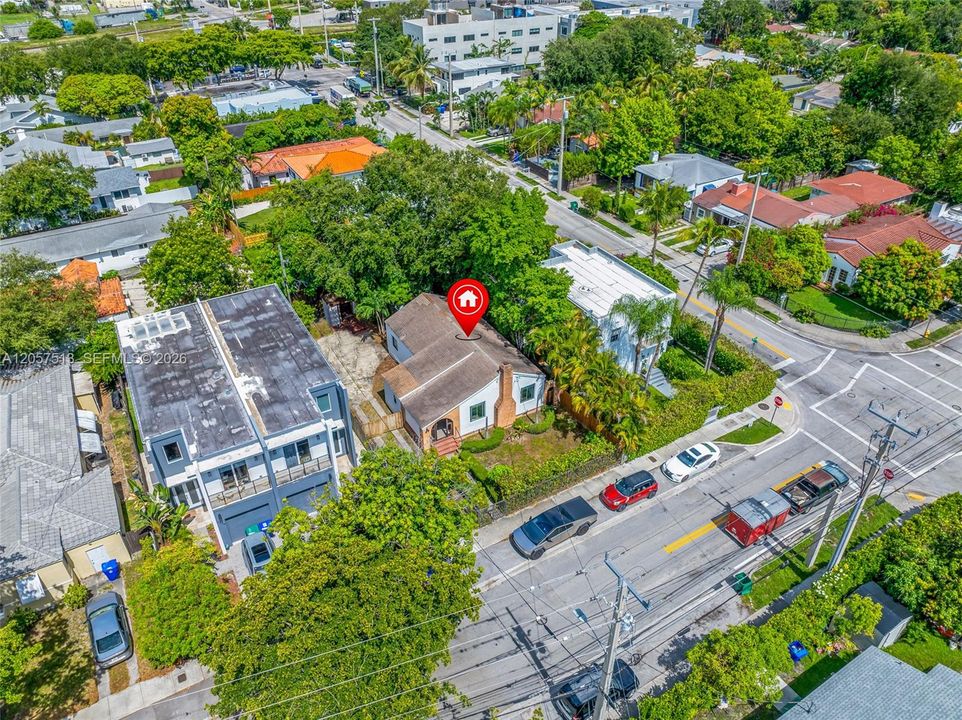 En Venta: $789,900 (2 camas, 2 baños, 1227 Pies cuadrados)