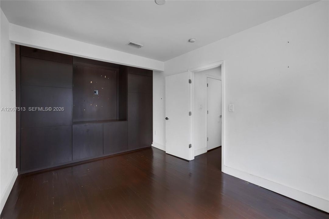 En Venta: $789,900 (2 camas, 2 baños, 1227 Pies cuadrados)