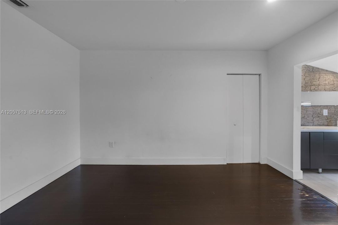 En Venta: $789,900 (2 camas, 2 baños, 1227 Pies cuadrados)