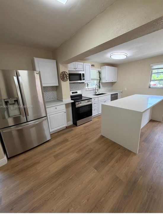 На продажу: $425,000 (3 спален, 2 ванн, 1388 Квадратных фут)