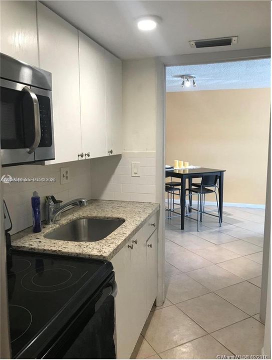 В аренду: $1,650 (0 спален, 1 ванн, 590 Квадратных фут)