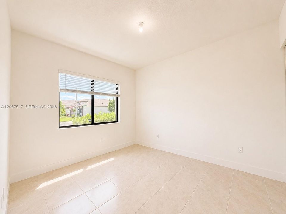 En Venta: $755,000 (4 camas, 3 baños, 2611 Pies cuadrados)