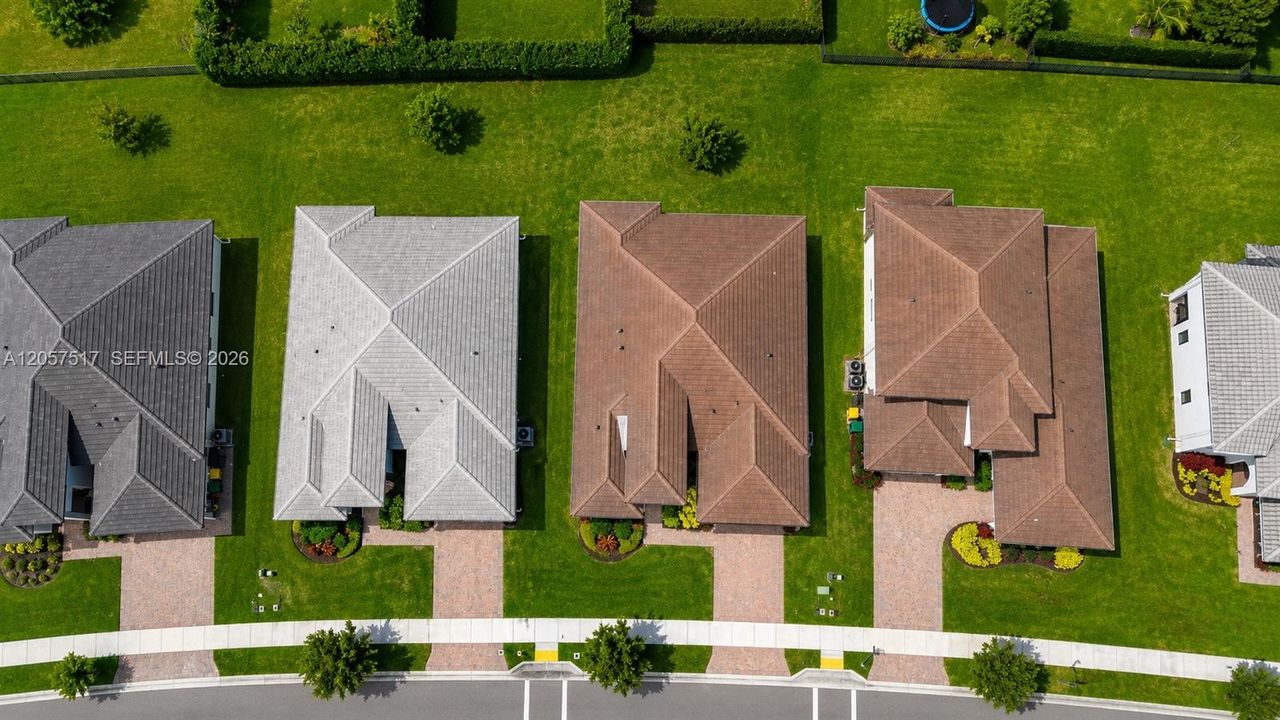 En Venta: $755,000 (4 camas, 3 baños, 2611 Pies cuadrados)